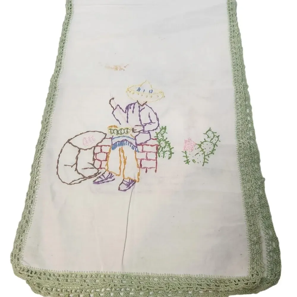 VTG 1960's TABLE RUNNER COTTAGE 36
